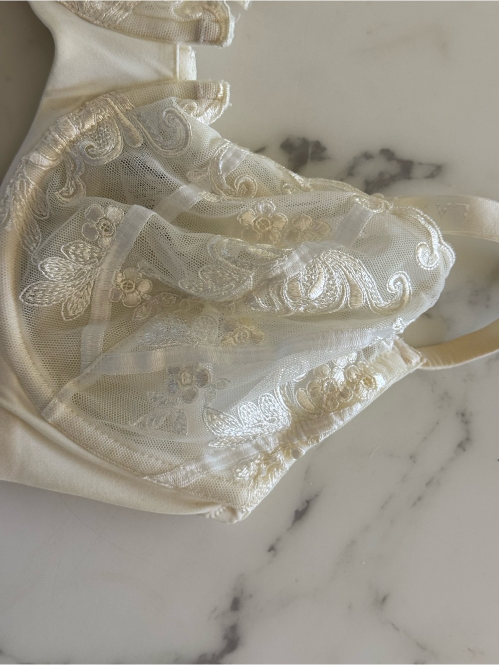 La Perla Delicate Lace Mesh Bra in Cream - Women Intimates
